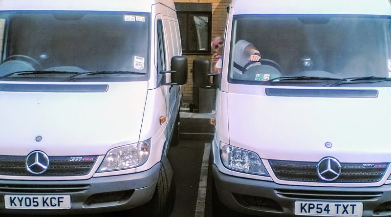 Same day logistics entrepreneur marks 21 years in business at King’s Trust royal garden party