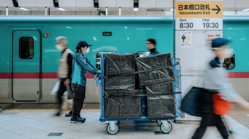 Amazon now using Japan’s Shinkansen bullet trains to deliver packages
