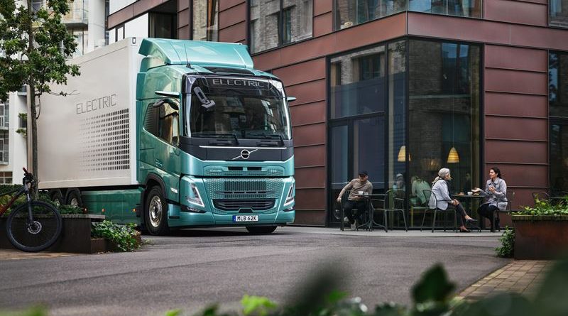Volvo starts series production of electric trucks with up to 700 km range