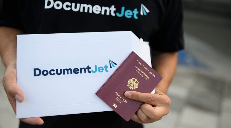 DocumentJet brings instant pricing and online booking to international hand carry shipments